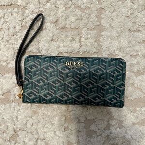GUESS Wristlet Wallet